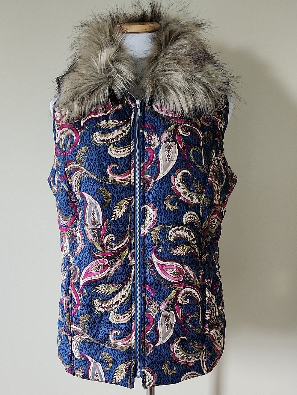 Chico's Paisley Quilted Vest with Removable Faux-Fur Collar Large (Size 2)